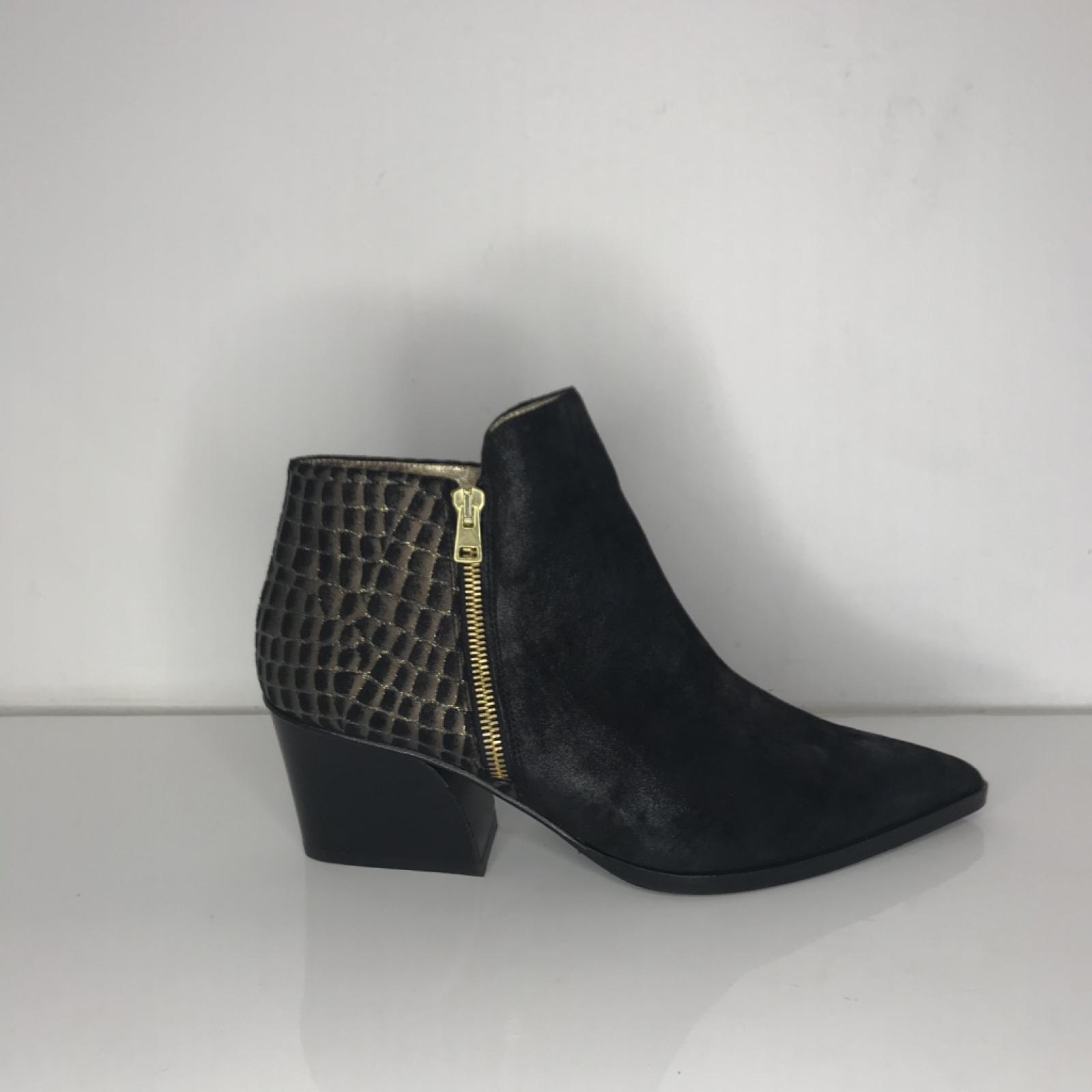 Rust (kurzspitz Blocksabsatz)