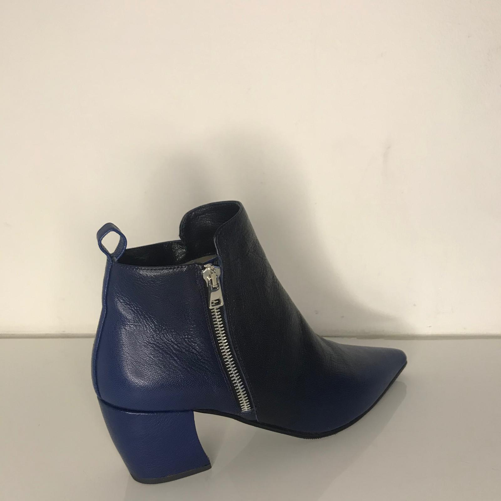 Rust (Spitz Blockabsatz)